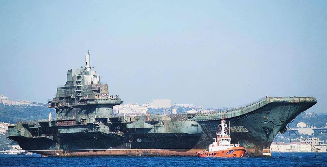 揭秘中國(guó)海軍新一代戰(zhàn)艦，71型航母，揭秘中國(guó)海軍新一代戰(zhàn)艦，71型航母亮相揭秘