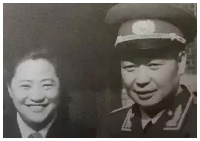 五五年授銜的上將名單及其卓越貢獻(xiàn)，五五年授銜的上將名單與他們的卓越貢獻(xiàn)概述