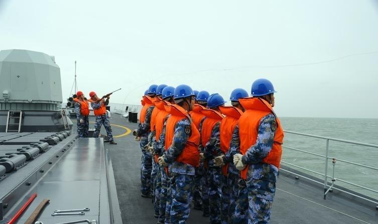 遼寧艦護衛(wèi)艦，中國海軍力量的堅實后盾，遼寧艦護衛(wèi)艦，中國海軍力量的堅實后盾支柱