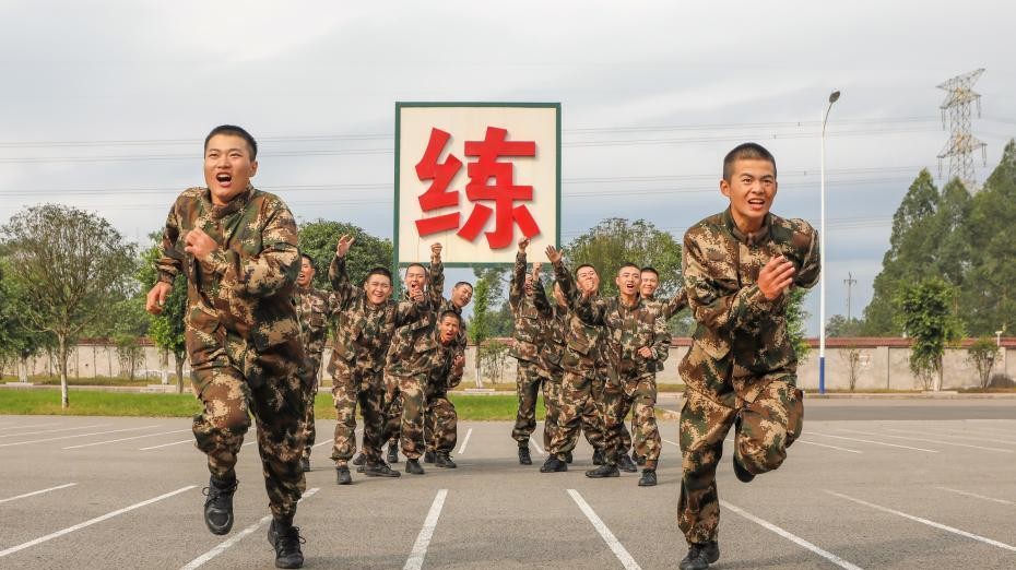 新兵訓(xùn)練內(nèi)容全面解析，新兵訓(xùn)練內(nèi)容全面深度解析