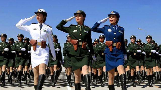 世界各國女兵閱兵圖片，展現(xiàn)力量與榮耀的瞬間，全球女兵閱兵風(fēng)采，力量與榮耀的展現(xiàn)瞬間
