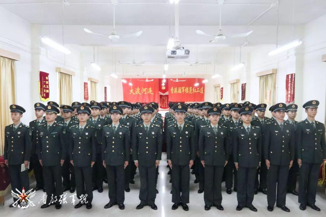 香港人民解放軍閱兵，展現(xiàn)力量與榮耀，香港人民解放軍閱兵，力量與榮耀的展現(xiàn)