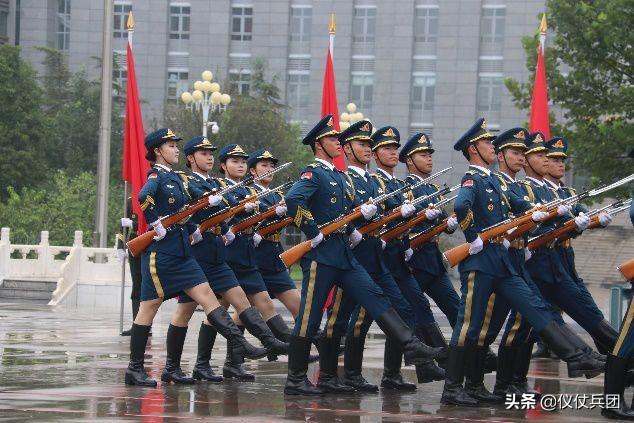 儀仗隊女兵的角色與職責，全面解讀女兵在儀仗隊中的工作內(nèi)容，儀仗隊女兵角色與職責全面解析，女兵在儀仗隊中的工作內(nèi)容探討
