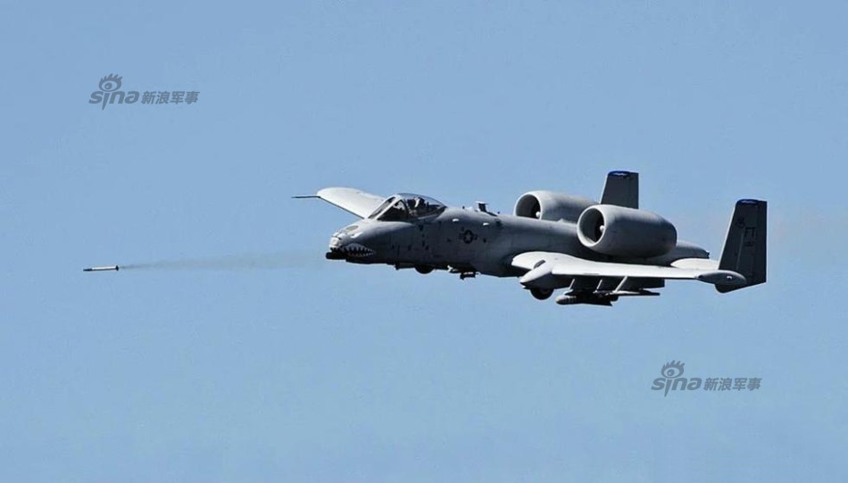 揭秘A-10攻擊機(jī)的威力，空中霸主的無畏力量，揭秘A-10攻擊機(jī)的空中霸主地位與無畏威力