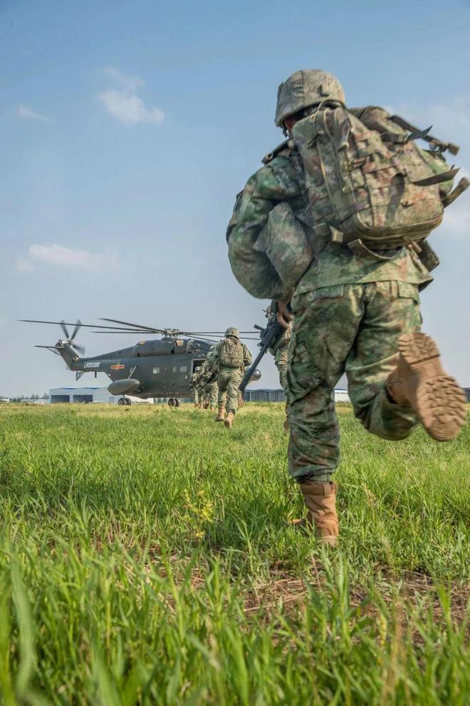 陸軍壁紙圖片大全圖，展現(xiàn)榮耀與力量，陸軍榮耀與力量，壁紙圖片大全圖展示