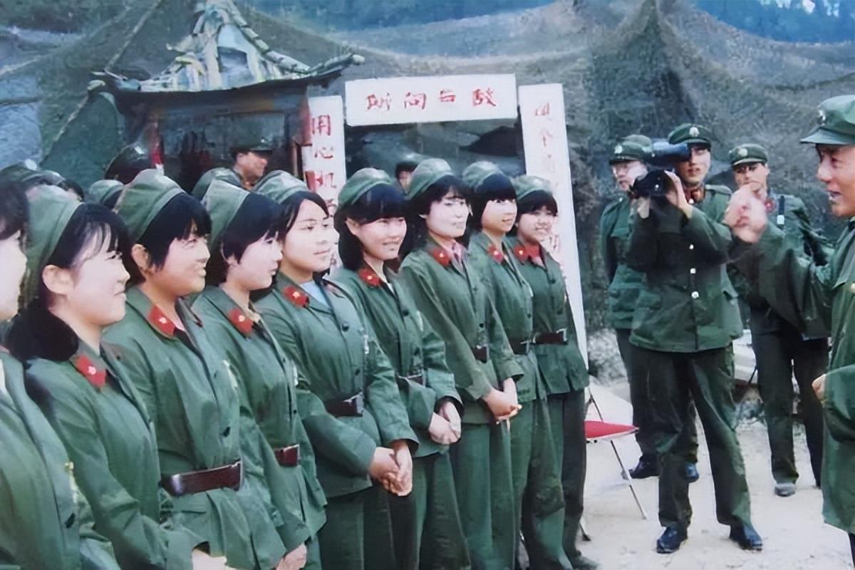 中國女兵最美照片集錦，堅韌與柔美的完美融合，中國女兵堅韌與柔美之美照集錦，完美融合的力量與風(fēng)采