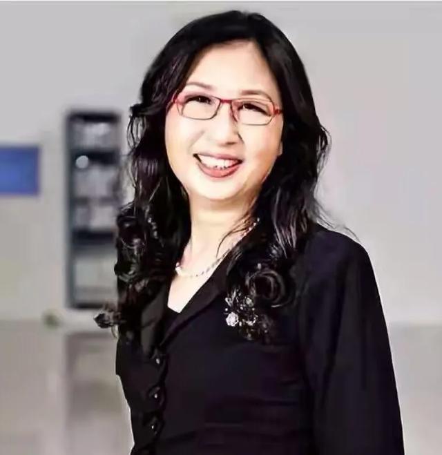 最新部隊女軍裝，時尚與功能的完美結(jié)合，最新部隊女軍裝，時尚功能完美結(jié)合風(fēng)采展