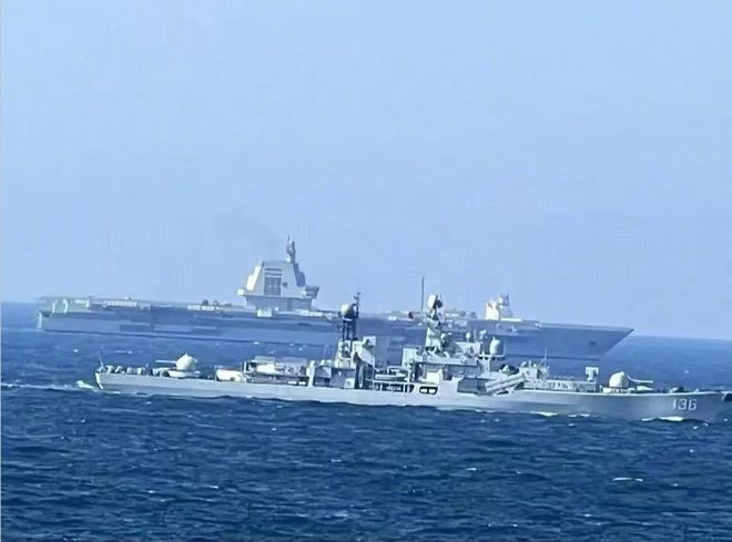 福建艦正式入列東海艦隊，中國海軍力量的新里程碑，福建艦正式入列東海艦隊，中國海軍力量的嶄新里程碑