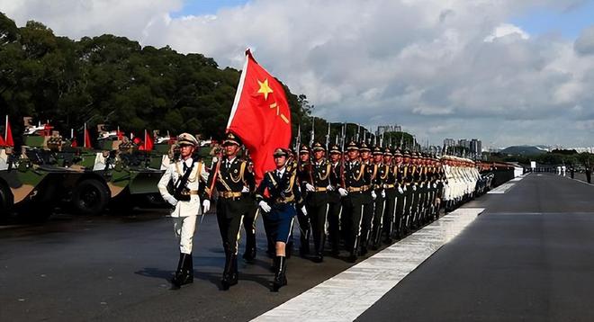 香港閱兵經(jīng)典回放，回顧歷史，展望未來，香港閱兵回顧，歷史經(jīng)典瞬間，展望未來輝煌