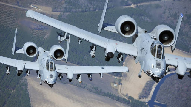 揭秘A-10攻擊機的速度，超越想象的空中猛獸，超越想象！A-10攻擊機的速度與空中猛獸揭秘