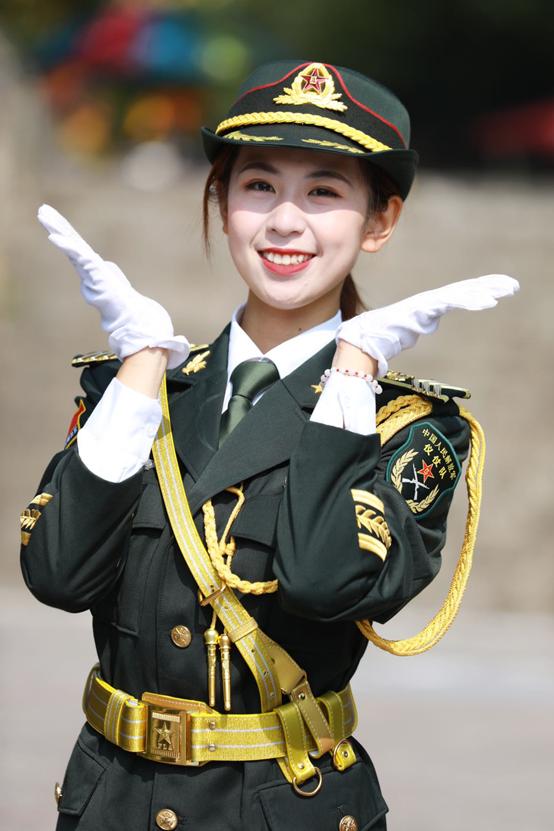 三軍儀仗隊(duì)視頻現(xiàn)場(chǎng)，壯觀盛大的軍事儀式展現(xiàn)，三軍儀仗隊(duì)盛大儀式，震撼現(xiàn)場(chǎng)視頻展現(xiàn)
