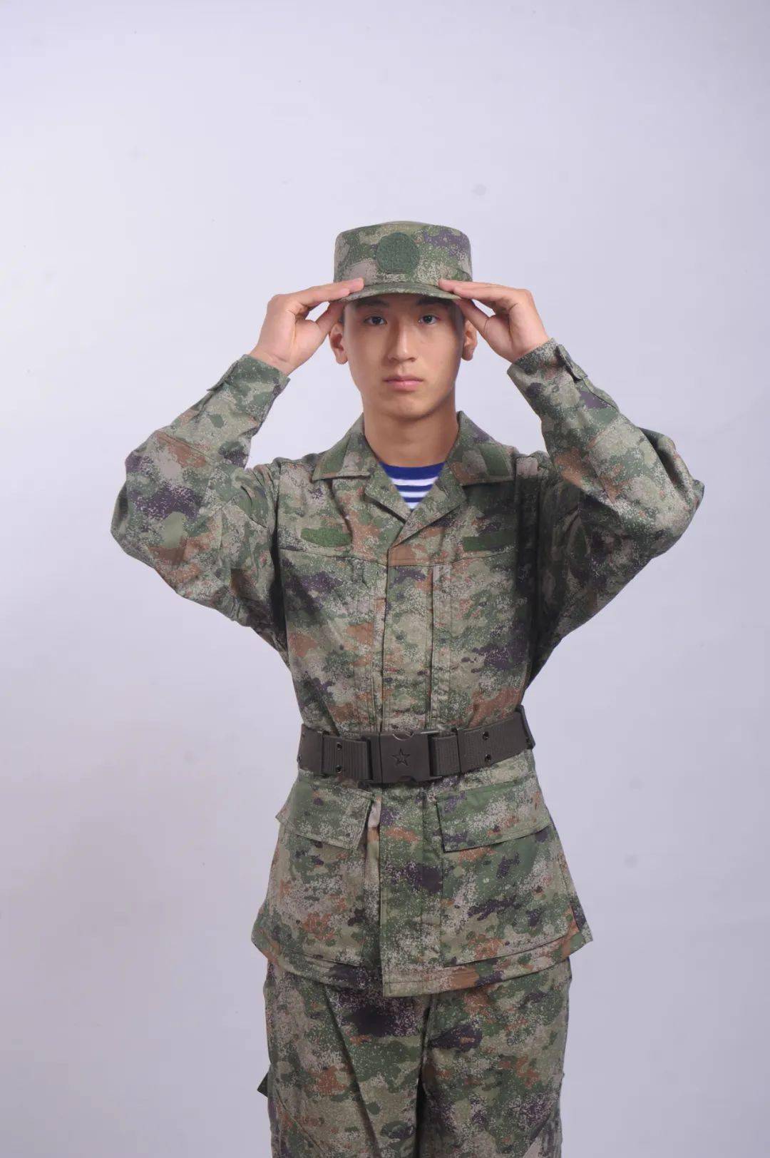 關(guān)于22式迷彩服，深度解析其特點(diǎn)與優(yōu)勢(shì)，深度解析，22式迷彩服的特點(diǎn)與優(yōu)勢(shì)