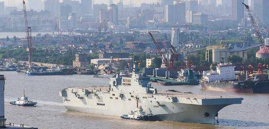 中國(guó)海軍新戰(zhàn)艦