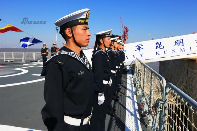 昆明艦張堯，一位海軍英雄的榮耀與擔當，海軍英雄張堯，昆明艦的榮耀與擔當