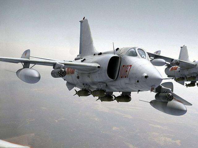 強(qiáng)5攻擊機(jī)與戰(zhàn)爭(zhēng)雷霆，戰(zhàn)爭(zhēng)風(fēng)云中的雷霆猛獸，戰(zhàn)爭(zhēng)風(fēng)云中的雷霆猛獸，強(qiáng)5攻擊機(jī)與戰(zhàn)爭(zhēng)雷霆揭秘