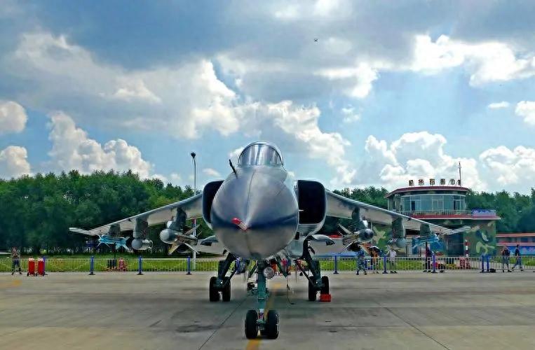 空軍航空大學(xué)，揭秘中國(guó)航空搖籃的12個(gè)校區(qū)，空軍航空大學(xué)，揭秘中國(guó)航空搖籃的十二大校區(qū)全景展示