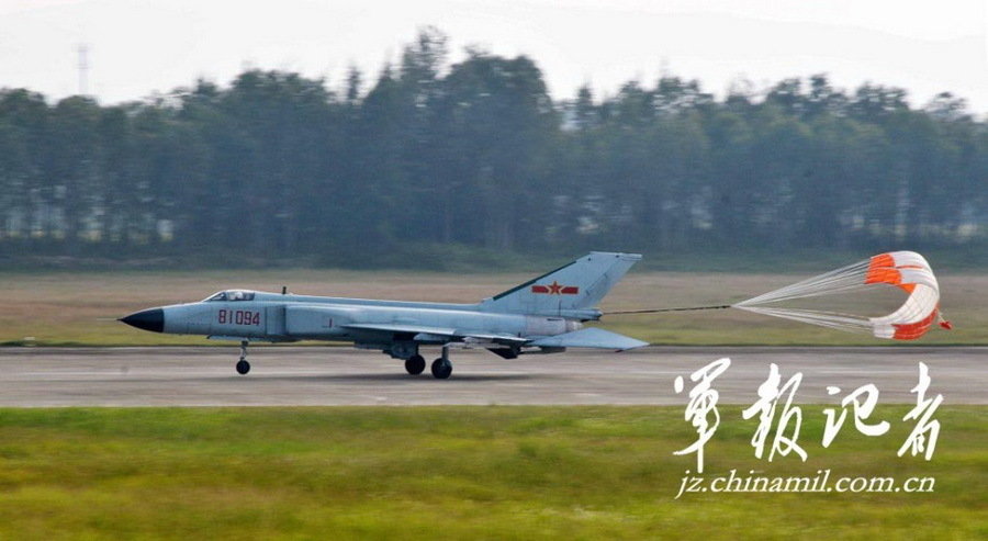 殲八飛機(jī)尺寸，深度解析與探討，殲八飛機(jī)尺寸深度解析及探討