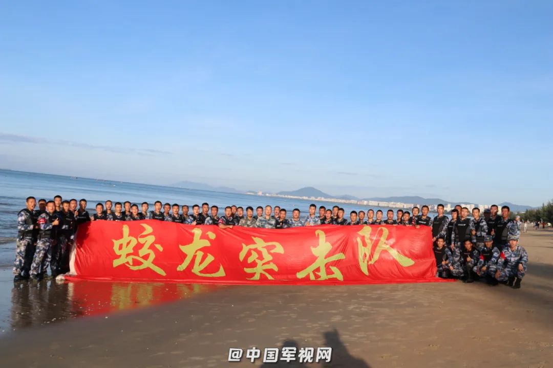 蛟龍突擊隊(duì)視頻完整版，英雄榮耀的熱血瞬間，蛟龍突擊隊(duì)，英雄榮耀的熱血瞬間完整版視頻