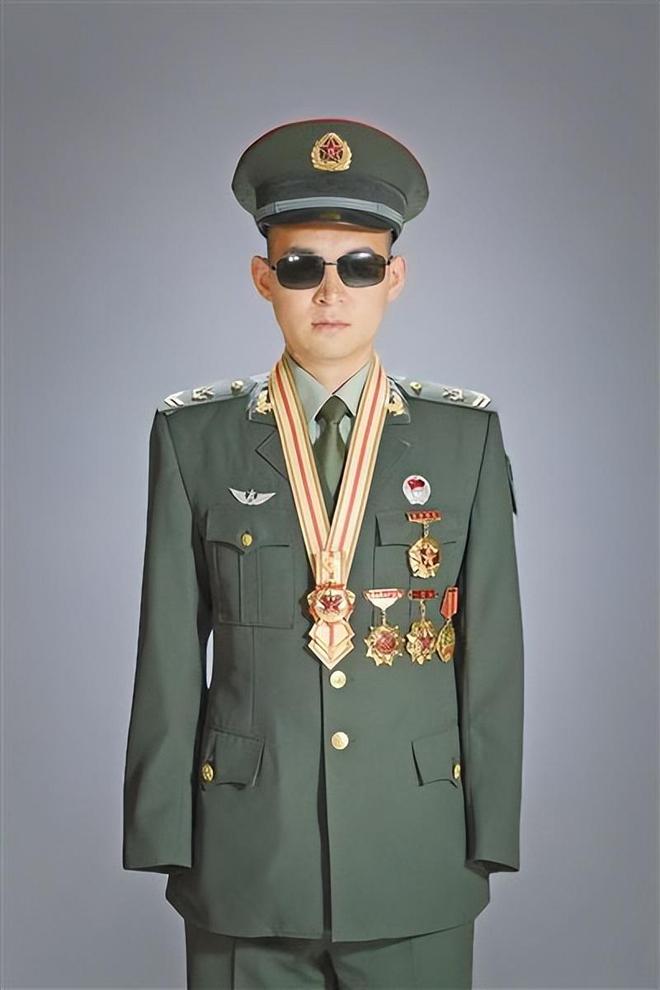 八一勛章2023獲得者有哪些，榮耀與貢獻(xiàn)的典范，八一勛章獲得者揭曉，榮耀與貢獻(xiàn)典范，2023年獲得者一覽表