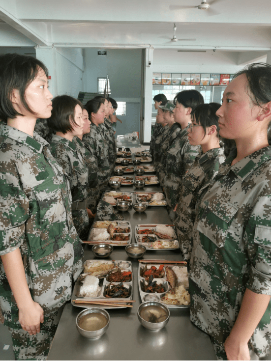 對(duì)國(guó)防軍事的深刻認(rèn)識(shí)，國(guó)防軍事的深入理解與認(rèn)識(shí)