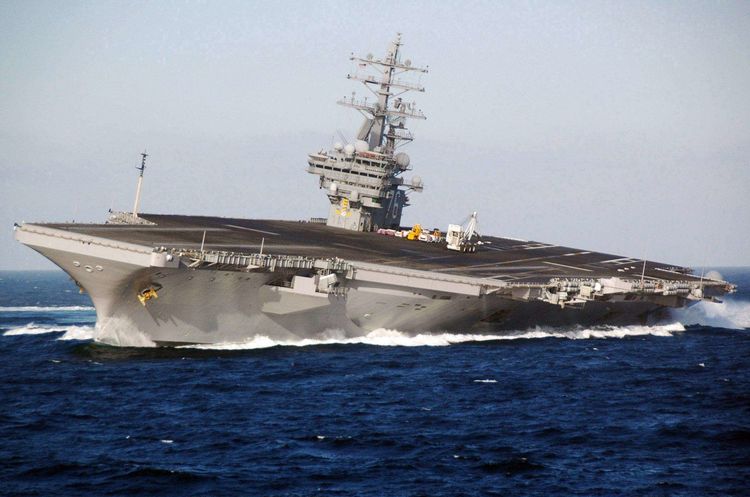 航空母艦的排水量是多少噸？全面解析現(xiàn)代航母排水量數(shù)據(jù)，現(xiàn)代航空母艦排水量全面解析，究竟有多少噸？