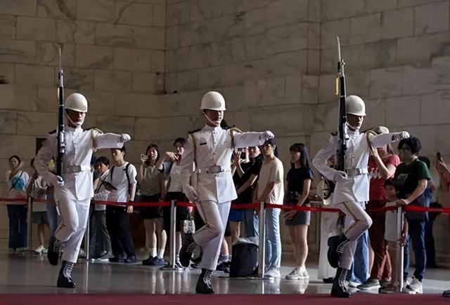 三軍儀張隊(duì)圖片，展現(xiàn)榮耀與力量，三軍儀張隊(duì)圖片，榮耀與力量的展現(xiàn)