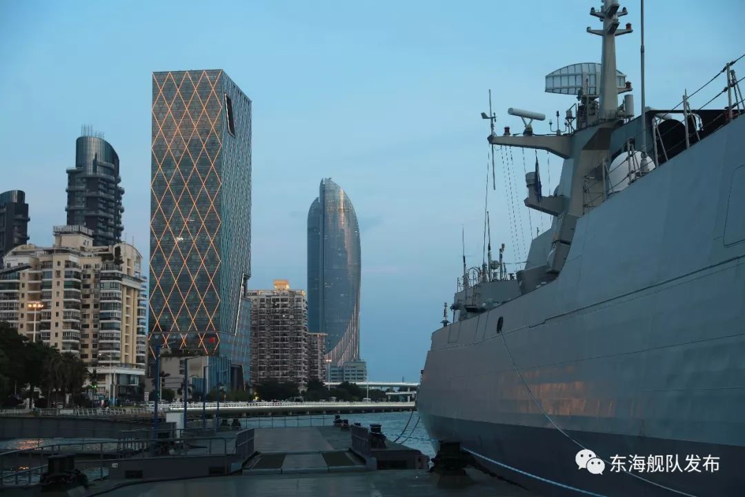 泉州艦排水量揭秘，威武雄壯的龐大身軀，泉州艦排水量揭秘，威武龐大的戰(zhàn)艦身軀