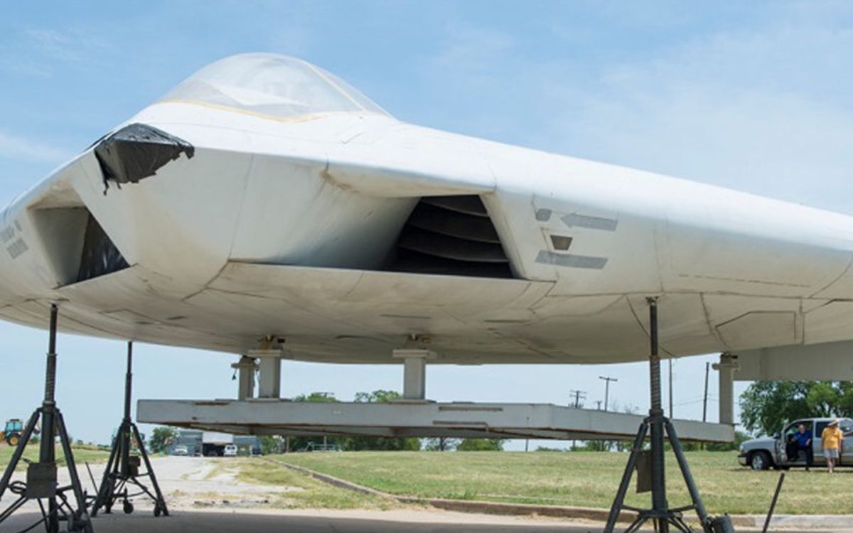 揭秘A-12復(fù)仇者攻擊機，二戰(zhàn)中的空中霸主，揭秘二戰(zhàn)空中霸主A-12復(fù)仇者攻擊機傳奇故事