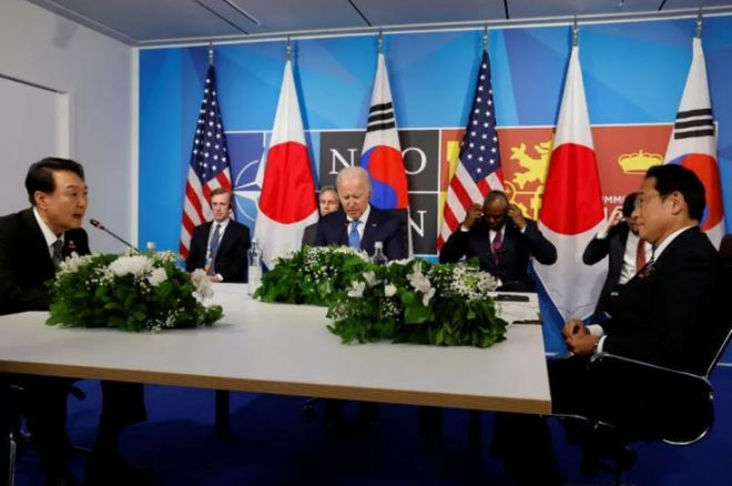 軍事安全與國(guó)防安全，同等重要的雙重保障，軍事與國(guó)防安全，雙重保障的重要性