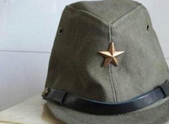 解放帽是模仿美式軍帽，歷史、設(shè)計(jì)特點(diǎn)與現(xiàn)代時(shí)尚融合，解放帽，美式軍帽設(shè)計(jì)靈感與現(xiàn)代時(shí)尚融合的歷史探索