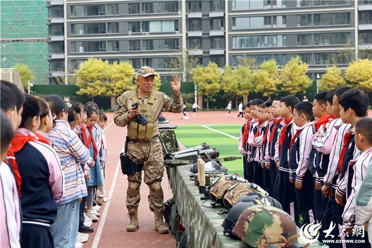 國防軍事主題影片，探索軍事題材的魅力與重要性，國防軍事題材的魅力與重要性，軍事題材影片深度探索