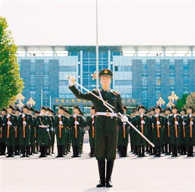 三軍儀仗隊(duì)現(xiàn)在隊(duì)長——領(lǐng)軍人物的風(fēng)采與職責(zé)，三軍儀仗隊(duì)現(xiàn)任隊(duì)長，領(lǐng)軍人物的風(fēng)采與重任