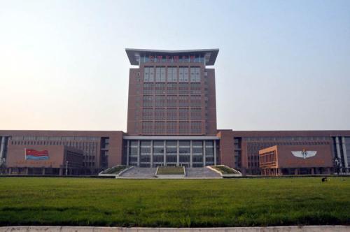 中國(guó)人民解放軍空軍工程大學(xué)，是211工程高校嗎？詳解其背景與實(shí)力，中國(guó)人民解放軍空軍工程大學(xué)，背景實(shí)力解析與是否為211工程高校揭秘。