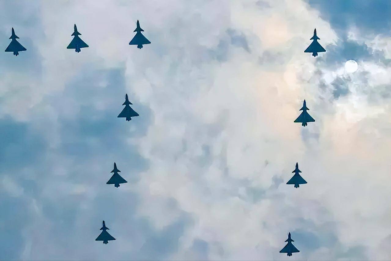 預(yù)測(cè)2030年中國(guó)空軍規(guī)模，未來(lái)趨勢(shì)與潛在擴(kuò)展方向，2030年中國(guó)空軍規(guī)模預(yù)測(cè)，未來(lái)趨勢(shì)與擴(kuò)展方向展望