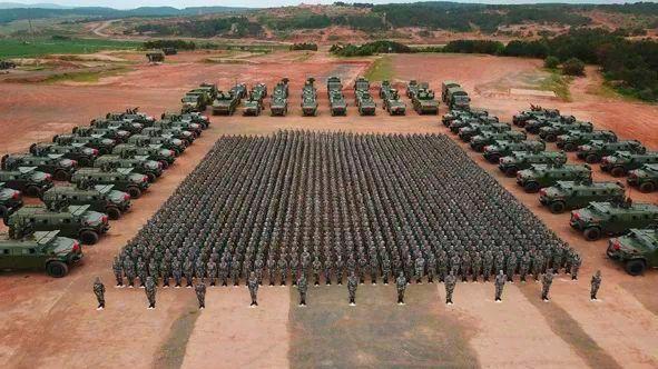 揭秘中國(guó)軍隊(duì)中的兩大精銳之師，13和14集團(tuán)軍，揭秘中國(guó)軍隊(duì)兩大精銳之師，揭秘中國(guó)軍隊(duì)中的第13和第14集團(tuán)軍。