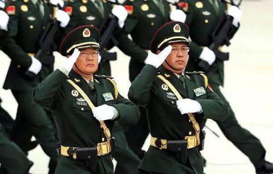 閱兵儀式上走在前面的軍銜解析，閱兵儀式上走在前面的軍銜詳解