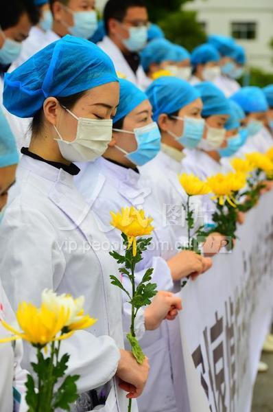 中國(guó)女兵照片抗疫圖片大全簡(jiǎn)筆畫(huà)，展現(xiàn)女性力量與抗疫精神的獨(dú)特風(fēng)采，中國(guó)女兵抗疫圖片簡(jiǎn)筆畫(huà)，展現(xiàn)女性力量與抗疫精神的獨(dú)特風(fēng)采