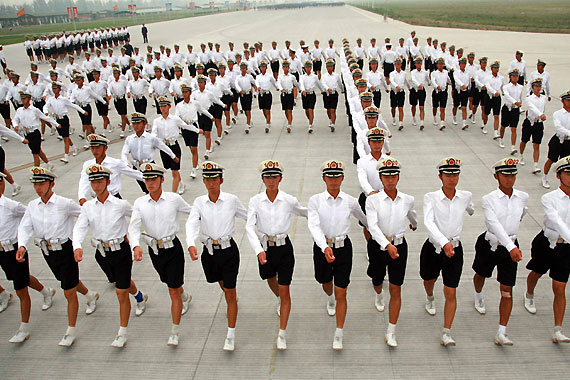 海軍學(xué)員方隊(duì)閱兵，榮耀與力量的展現(xiàn)，海軍學(xué)員閱兵方隊(duì)，榮耀與力量的匯聚
