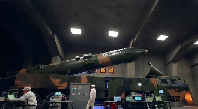 DF-185導彈，技術(shù)特性與性能優(yōu)勢分析，DF-185導彈，技術(shù)特性與性能優(yōu)勢詳解