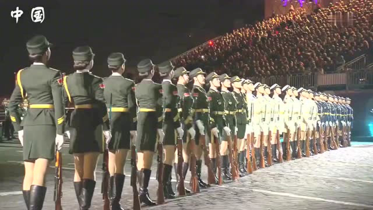中國女兵最炫目的表演，英勇與美麗的完美結(jié)合，中國女兵，英勇與美麗的完美演繹
