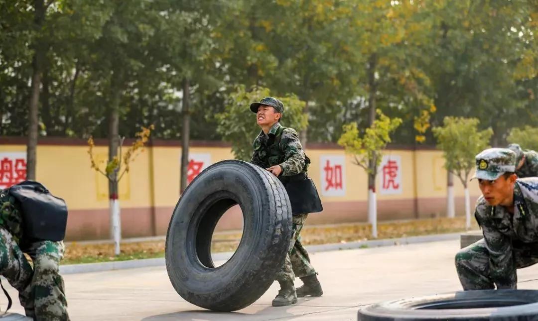 大學(xué)生入伍獎(jiǎng)勵(lì)金詳解，究竟能拿到多少錢？，大學(xué)生入伍獎(jiǎng)勵(lì)金全解析，你能拿到多少？