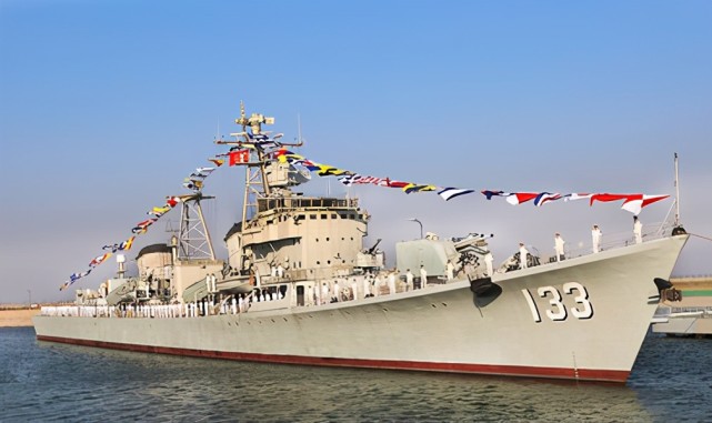 揭秘中國(guó)海軍的杰出代表，051型驅(qū)逐艦160艦，揭秘中國(guó)海軍的杰出戰(zhàn)艦，051型驅(qū)逐艦160艦傳奇之旅
