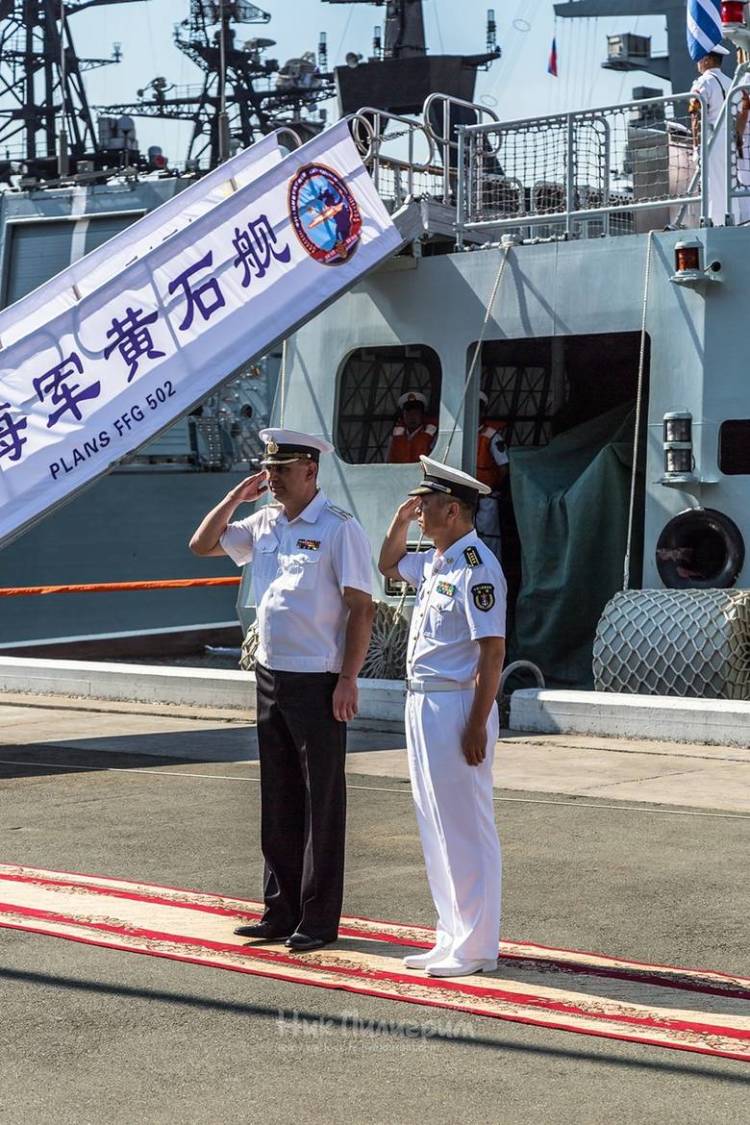 黃石艦艦長軍銜，深入了解海軍軍官的榮譽(yù)與職責(zé)，黃石艦艦長軍銜，海軍軍官榮譽(yù)與職責(zé)的探究