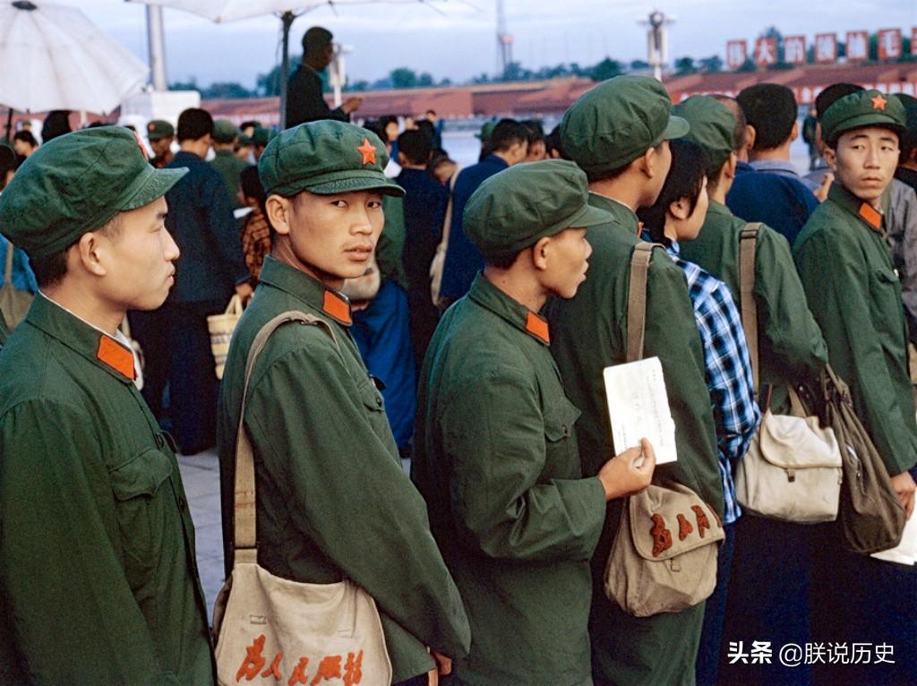 常服軍大衣，時尚與實用的完美結(jié)合，常服軍大衣，時尚與實用完美融合