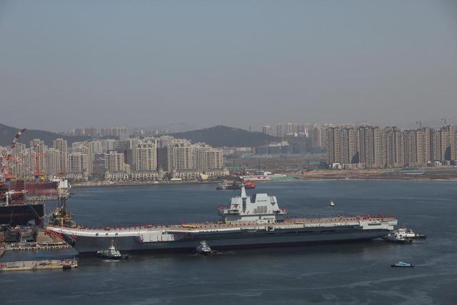 航母下水儀式視頻大全，回顧歷史瞬間，領(lǐng)略海上巨無霸的風(fēng)采，航母下水儀式精彩瞬間回顧，海上巨無霸風(fēng)采一覽
