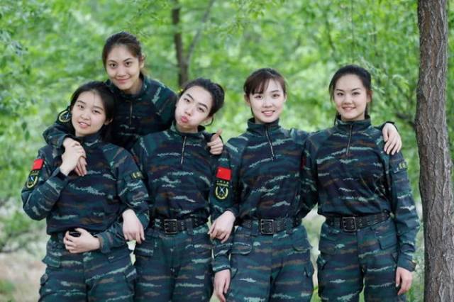 中國(guó)武警女兵單身照片，展現(xiàn)新時(shí)代女性的風(fēng)采與力量，中國(guó)武警女兵單身照片，新時(shí)代女性的風(fēng)采與力量展現(xiàn)