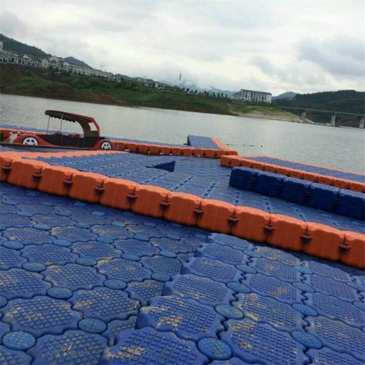半潛船可移動(dòng)式浮箱的浮箱移動(dòng)技術(shù)及其在航海領(lǐng)域的應(yīng)用，半潛船浮箱移動(dòng)技術(shù)及其應(yīng)用于航海領(lǐng)域的探索