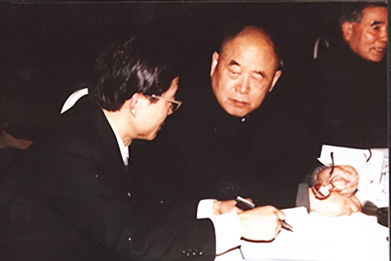 美國上將軍銜相當(dāng)于什么官？深度解析美軍軍銜制度及其地位，深度解析，美軍上將軍銜的地位與美軍軍銜制度全貌