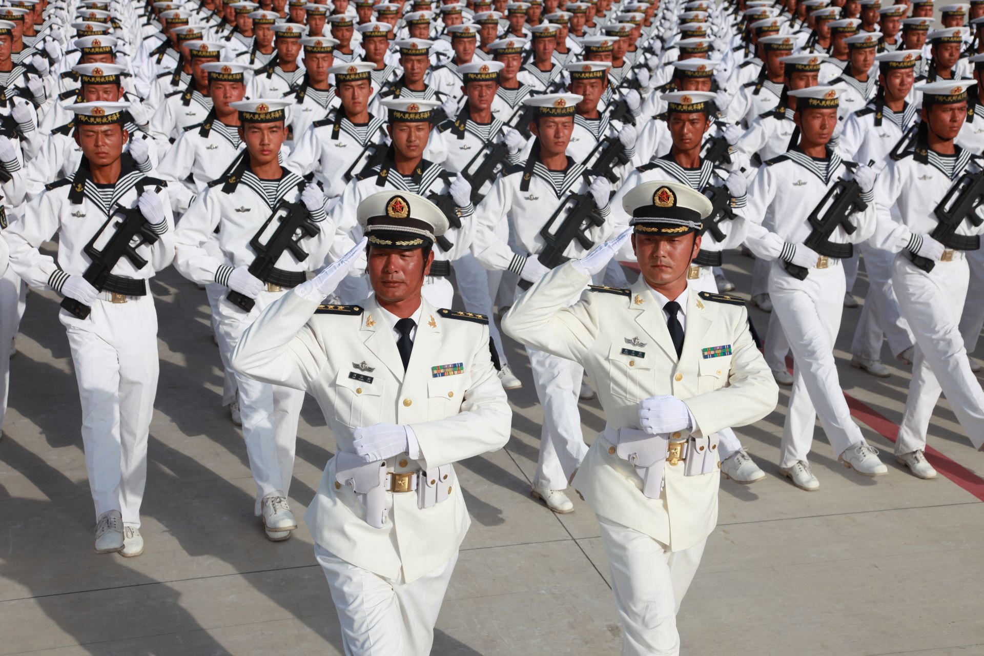 國(guó)慶閱兵海軍方隊(duì)領(lǐng)隊(duì)將軍，英勇無(wú)畏，展現(xiàn)中國(guó)海軍力量，國(guó)慶閱兵海軍方隊(duì)領(lǐng)隊(duì)將軍展現(xiàn)英勇無(wú)畏，彰顯中國(guó)海軍強(qiáng)大力量