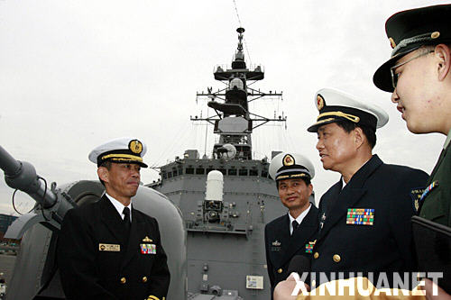我愛中國人民解放軍海軍，英勇無畏，守護海洋的榮耀，致敬英勇無畏的中國海軍，守護海洋榮耀的堅定力量
